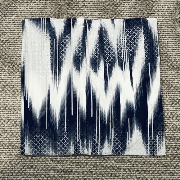 West Elm Set of 2 Navy Blue White Square Pillowcase 26” x 26” Pillow cover Dye - Picture 7 of 9